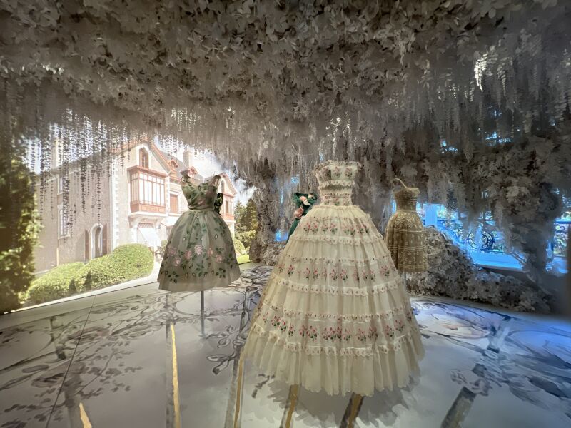 La galerie Dior nous dévoile une collection inouïe ! La galerie Dior nous dévoile une collection inouïe !